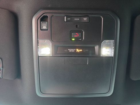 Used 2025 Toyota Tundra SR5 AWD/4WD image 25