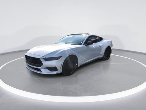 Used 2024 Ford Mustang Coupe image 4