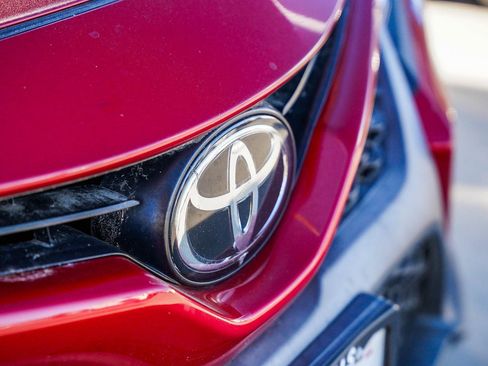 Used 2019 Toyota Camry SE image 11