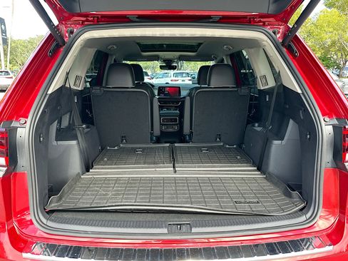 Used 2024 Volkswagen Atlas SEL Premium R-Line image 29