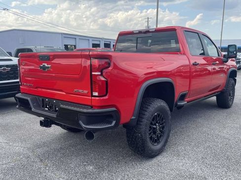 New 2026 Chevrolet Silverado 2500 ZR2 AWD/4WD image 3