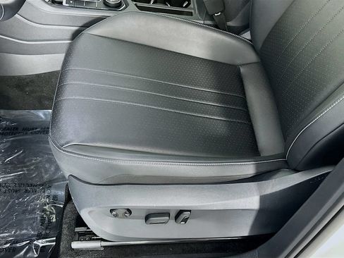 Used 2023 Volkswagen Tiguan SE R-Line AWD/4WD image 25