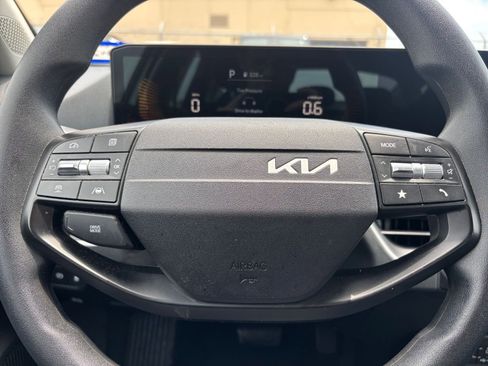 Used 2025 Kia K4 FWD image 27
