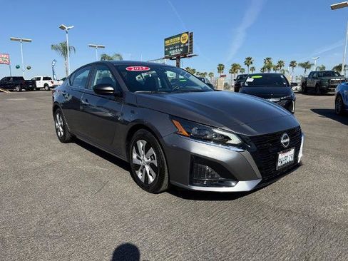 Certified 2025 Nissan Altima 2.5 S FWD image 1