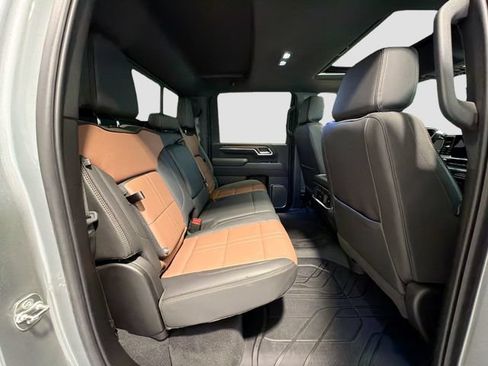 Certified 2025 Chevrolet Silverado 3500 High Country w/ High Country Premium Package AWD/4WD image 22
