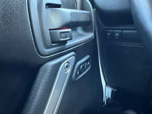 Used 2015 Jeep Wrangler Unlimited Rubicon AWD/4WD image 38