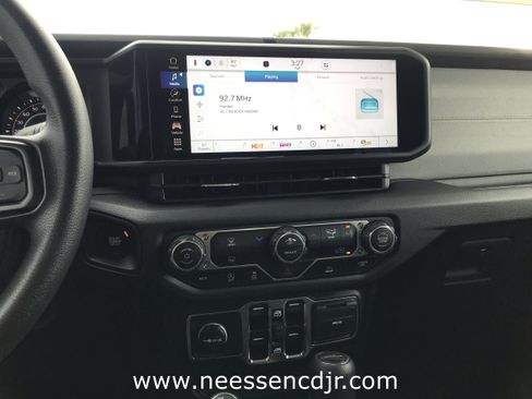 New 2025 Jeep Gladiator Sport image 28