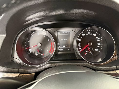 Used 2018 Volkswagen Passat 2.0T SE image 27