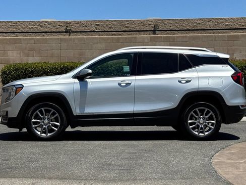 Certified 2022 GMC Terrain SLT AWD/4WD image 7