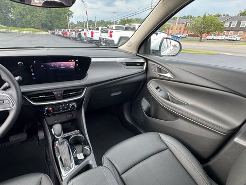 Used 2024 Buick Encore GX Sport Touring AWD/4WD image 21