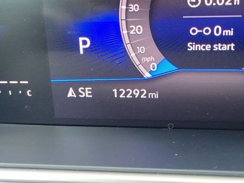 Certified 2025 Volkswagen Taos SE FWD image 22