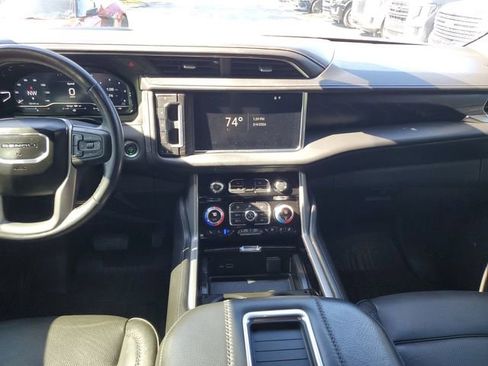 Used 2022 GMC Yukon Denali w/ Denali Premium Package image 13