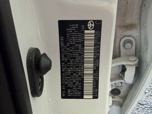 Used 2025 Toyota Corolla LE FWD image 27