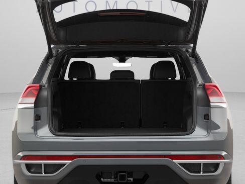 Used 2021 Volkswagen Atlas Cross Sport SE w/ Panoramic Sunroof Package FWD image 14