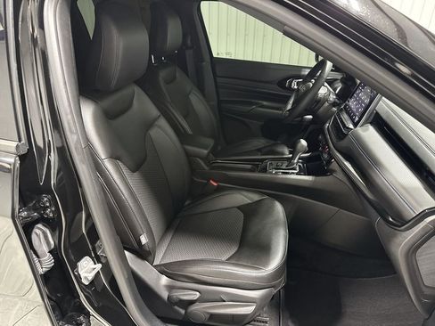 Used 2025 Jeep Compass Latitude w/ Altitude Special Edition image 29