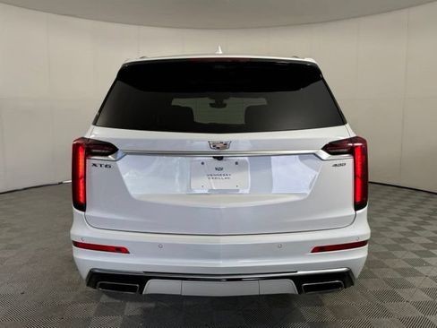 Used 2023 Cadillac XT6 Premium Luxury w/ Technology Package FWD image 5