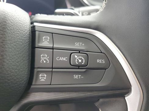 Used 2024 Jeep Grand Cherokee Altitude AWD/4WD image 23