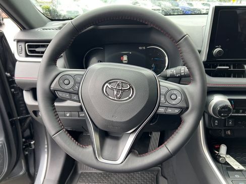 New 2025 Toyota RAV4 SE image 13