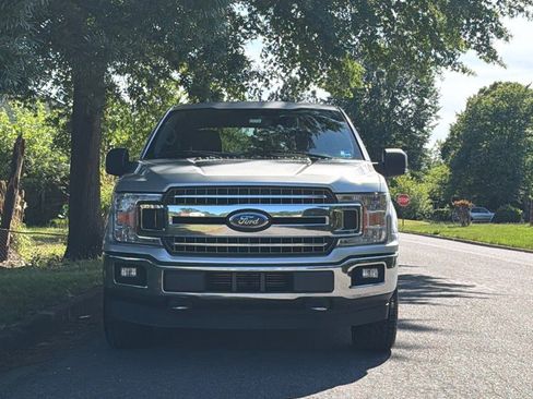 Used 2018 Ford F150 XLT w/ Equipment Group 302A Luxury AWD/4WD image 4