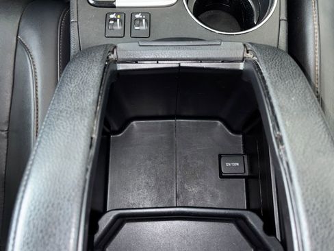 Used 2019 Toyota Highlander XLE image 18