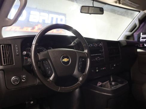 Used 2020 Chevrolet Express 2500 w/ Communications Package RWD image 23