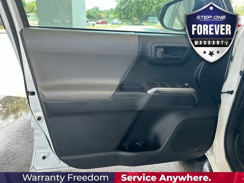 Used 2016 Toyota Tacoma SR5 w/ Towing Package RWD image 10