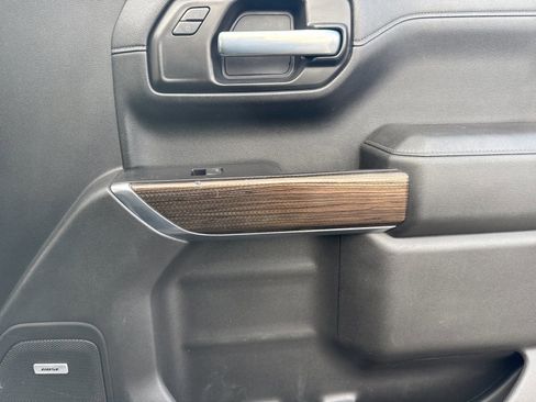 Used 2021 Chevrolet Silverado 1500 LT Trail Boss w/ Convenience Package II image 19