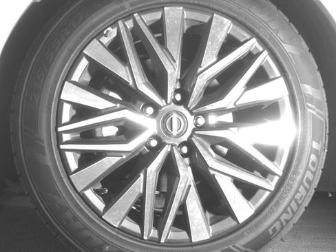 Used 2025 Nissan Altima 2.5 SV FWD image 12