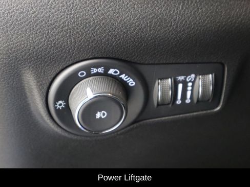 Used 2022 Jeep Compass Limited w/ Elite Group AWD/4WD image 22