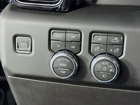 Certified 2026 GMC Sierra 1500 AT4 w/ AT4 Premium Package AWD/4WD image 10