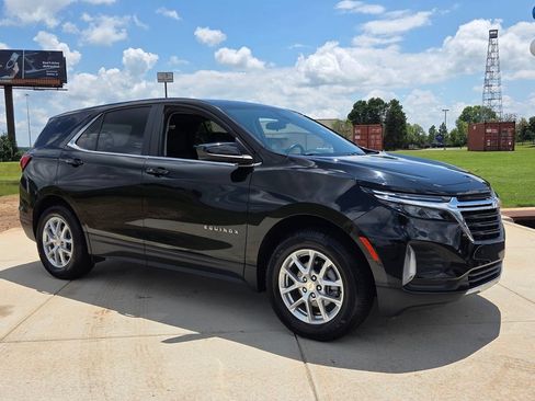 Used 2023 Chevrolet Equinox LT w/ Driver Convenience Package AWD/4WD image 18