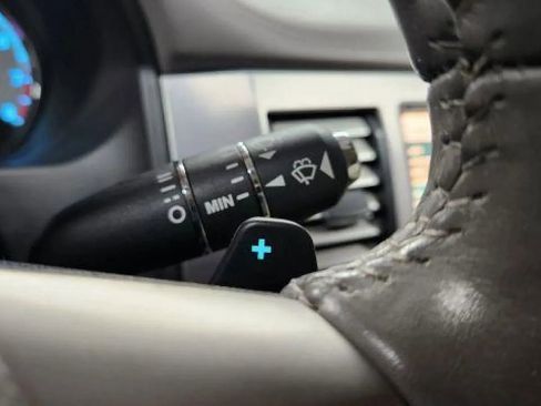 Used 2011 Jaguar XF Portfolio image 34