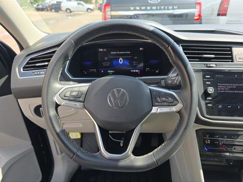 Used 2022 Volkswagen Tiguan SE AWD/4WD image 4