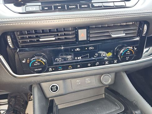 Used 2023 Nissan Rogue SL w/ SL Premium Package image 37