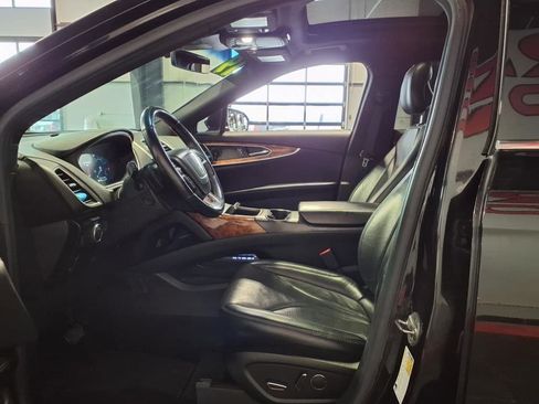 Used 2019 Lincoln Nautilus Reserve image 21