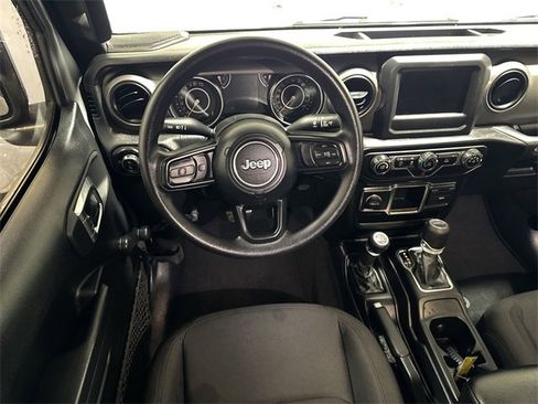 Used 2021 Jeep Gladiator Sport image 14