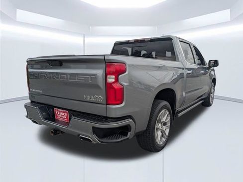Used 2019 Chevrolet Silverado 1500 High Country w/ Technology Package AWD/4WD image 4