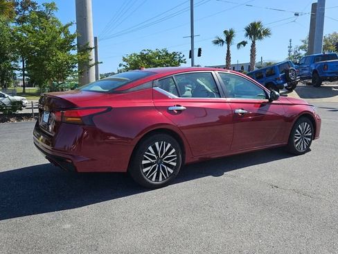 Used 2025 Nissan Altima 2.5 SV FWD image 5