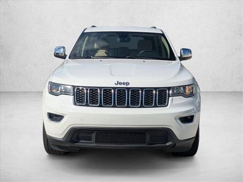 Used 2018 Jeep Grand Cherokee Laredo image 2