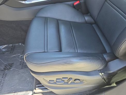 Used 2023 Porsche Cayenne Turbo AWD/4WD image 32