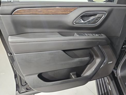 Used 2024 Chevrolet Tahoe High Country AWD/4WD image 11