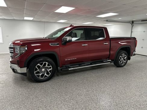 Used 2022 GMC Sierra 1500 SLT w/ SLT Premium Plus Package AWD/4WD image 4