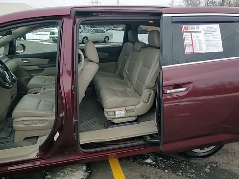 Used 2016 Honda Odyssey Touring Elite image 15