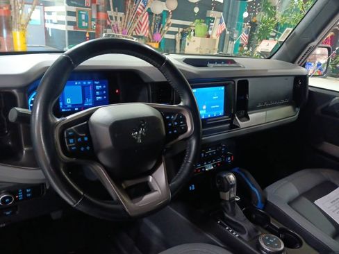 Used 2023 Ford Bronco Black Diamond AWD/4WD image 5