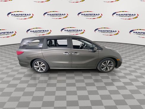 Used 2023 Honda Odyssey Touring image 9