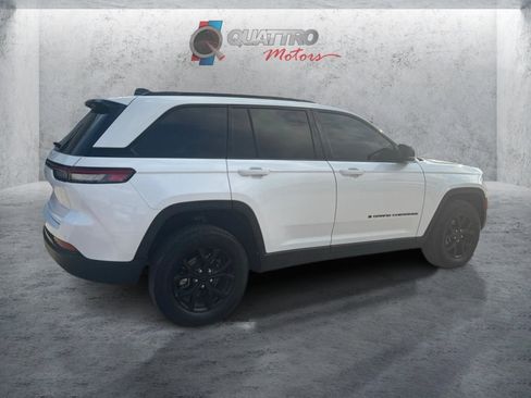 Used 2024 Jeep Grand Cherokee Altitude AWD/4WD image 6