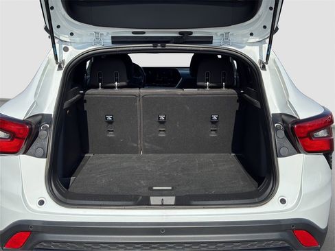 Used 2024 Chevrolet Trax RS w/ Driver Confidence Package image 20