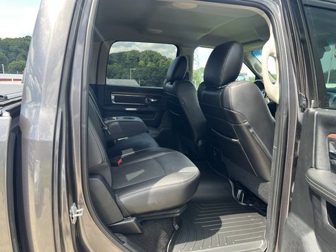 Used 2015 RAM 1500 Laramie AWD/4WD image 9