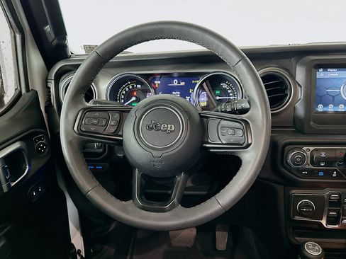 Used 2023 Jeep Wrangler Unlimited w/ Convenience Group AWD/4WD image 17