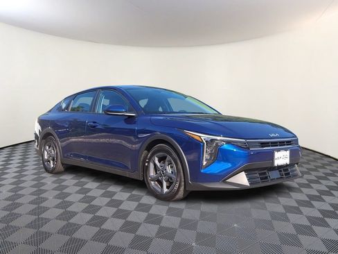 Certified 2025 Kia K4 FWD image 1